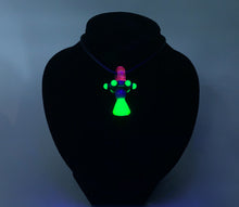 Load image into Gallery viewer, UFO Pendant by HD Glass
